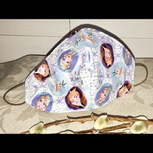 Frozen inspired polypropylene face mask 6-8yrs